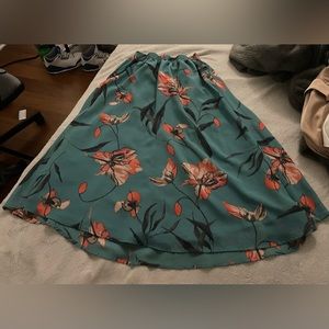 Selling this floral skirt.